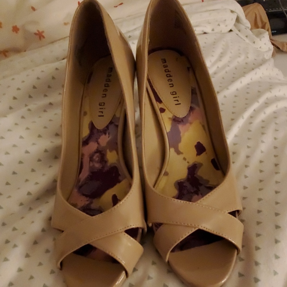Tan heels